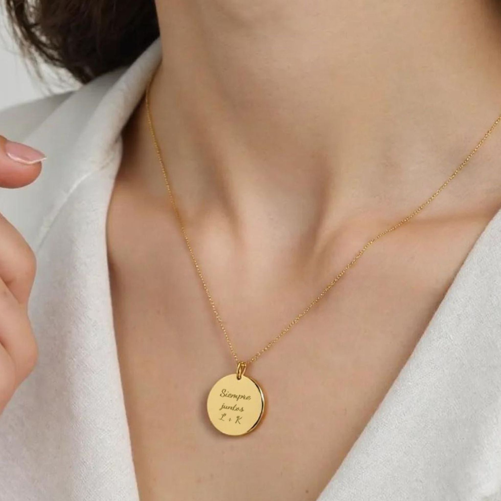 Collar personalizado con frase al frente y nombre y fecha detrás (acero)