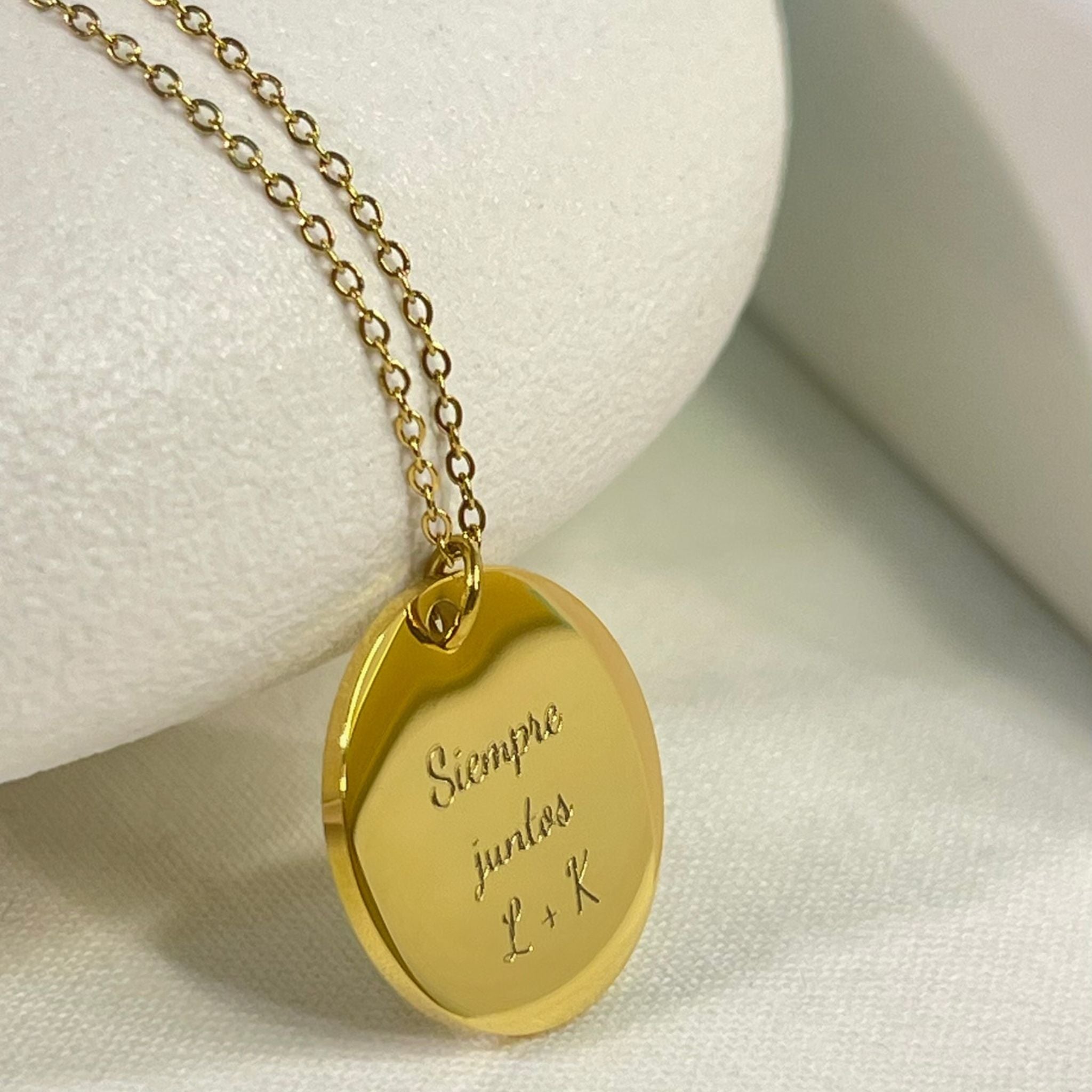 Collar personalizado con frase al frente y nombre y fecha detrás (acero)