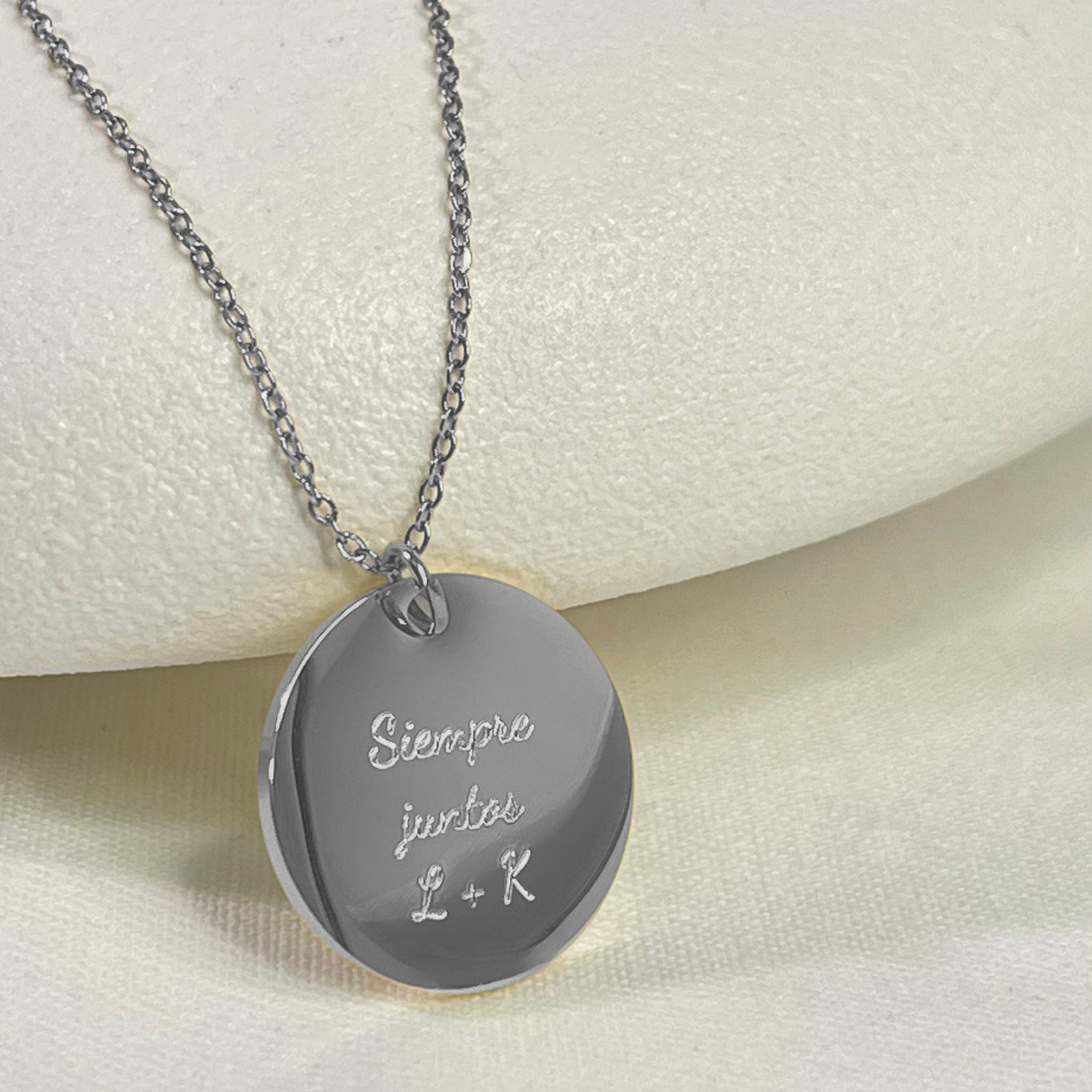 Collar personalizado con frase al frente y nombre y fecha detrás (acero)