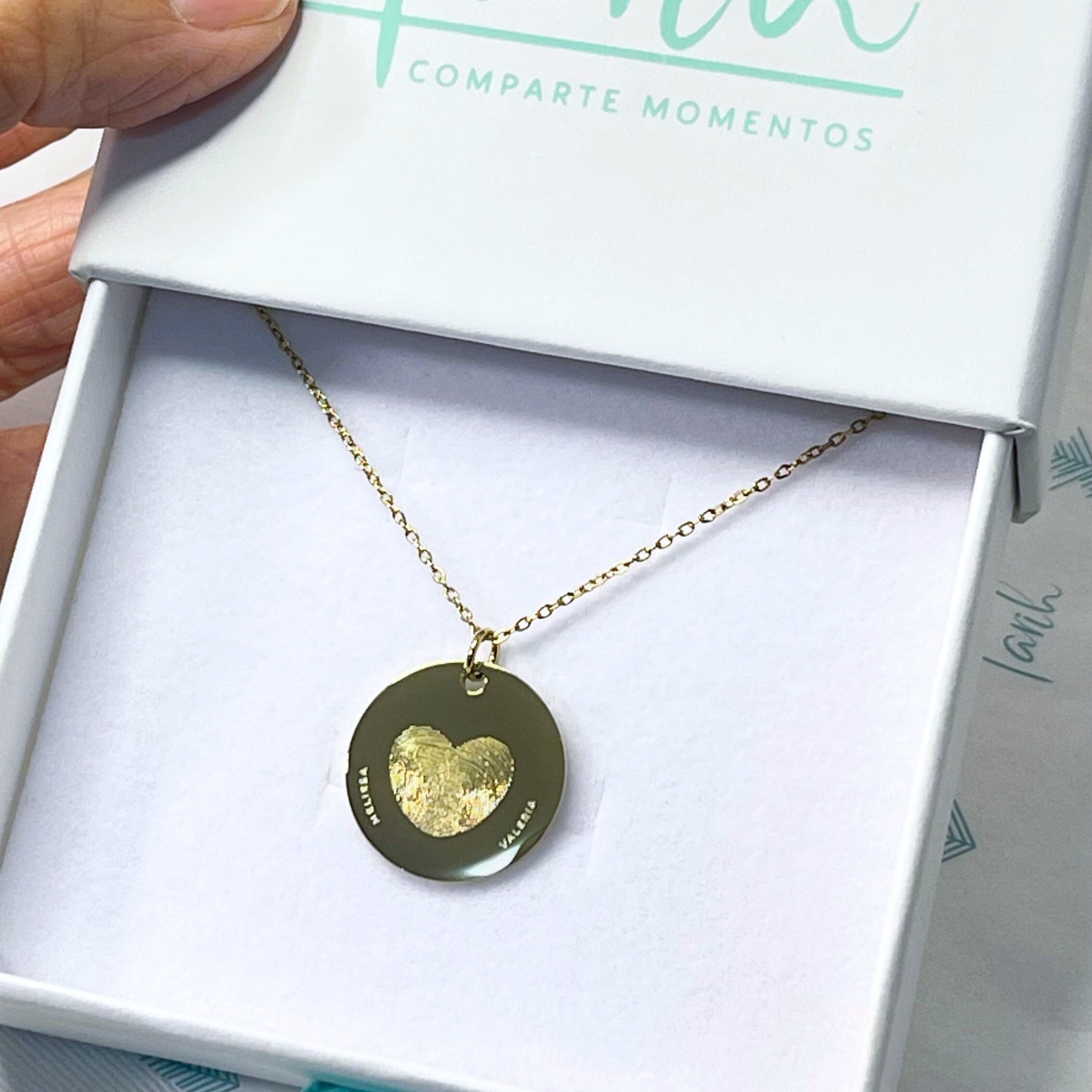 Collar personalizado corazón con dos huellas dactilares y nombres al frente (acero)