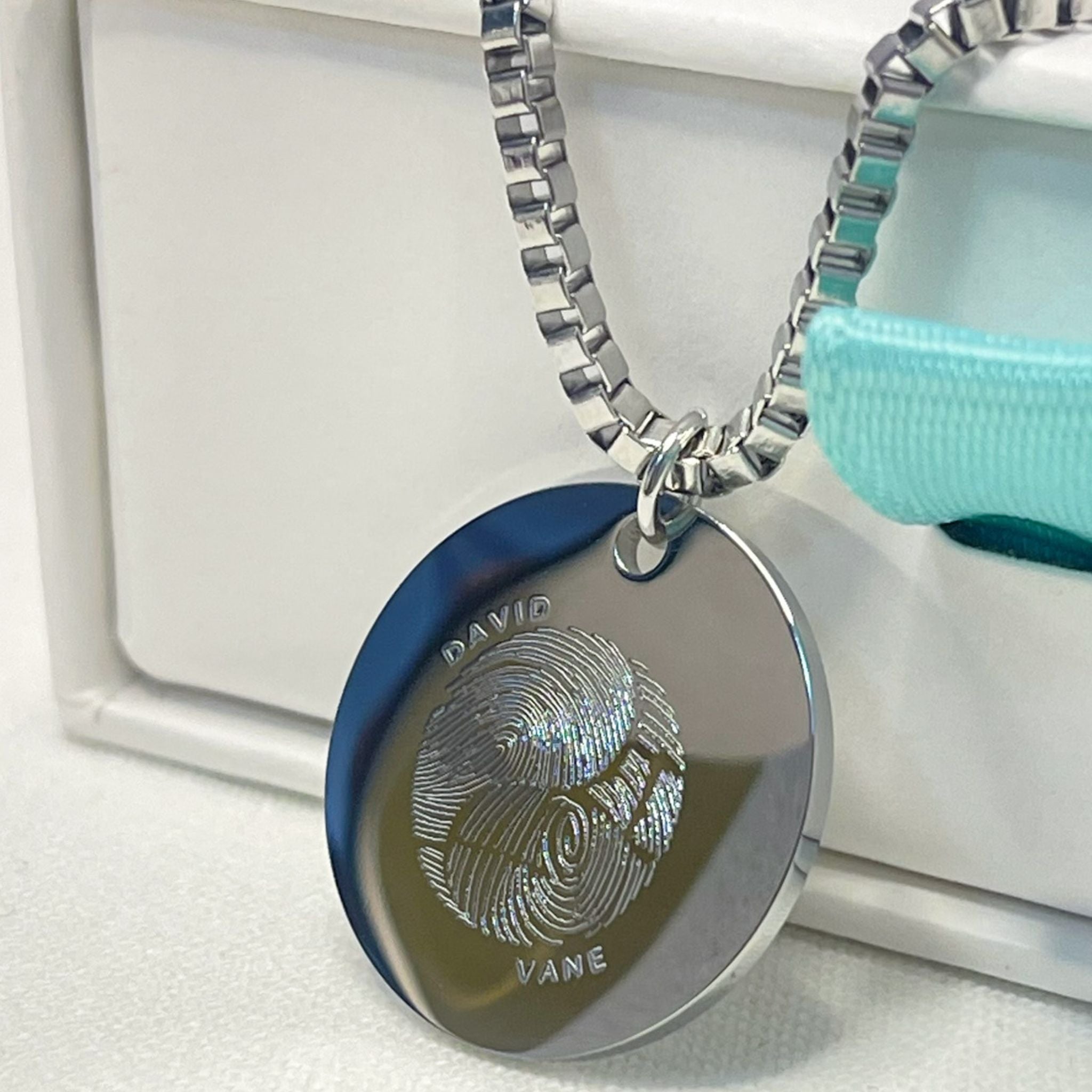 Collar personalizado Yin Yang con huellas y nombres (Hombre)