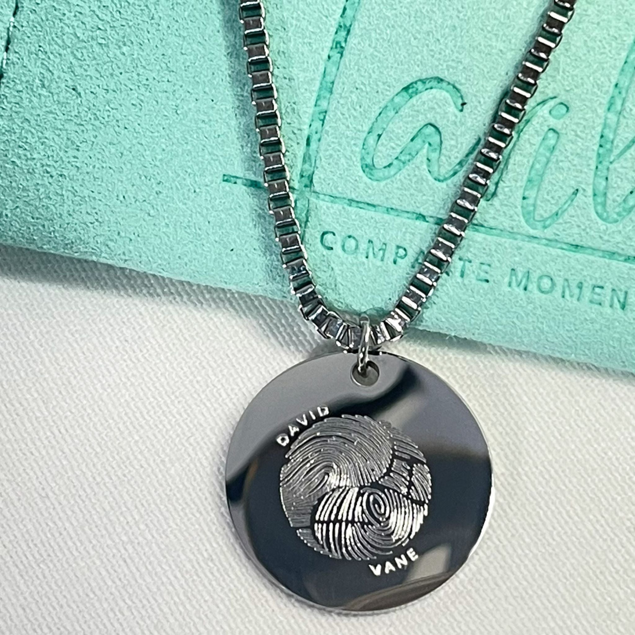 Collar personalizado Yin Yang con huellas y nombres (Hombre)