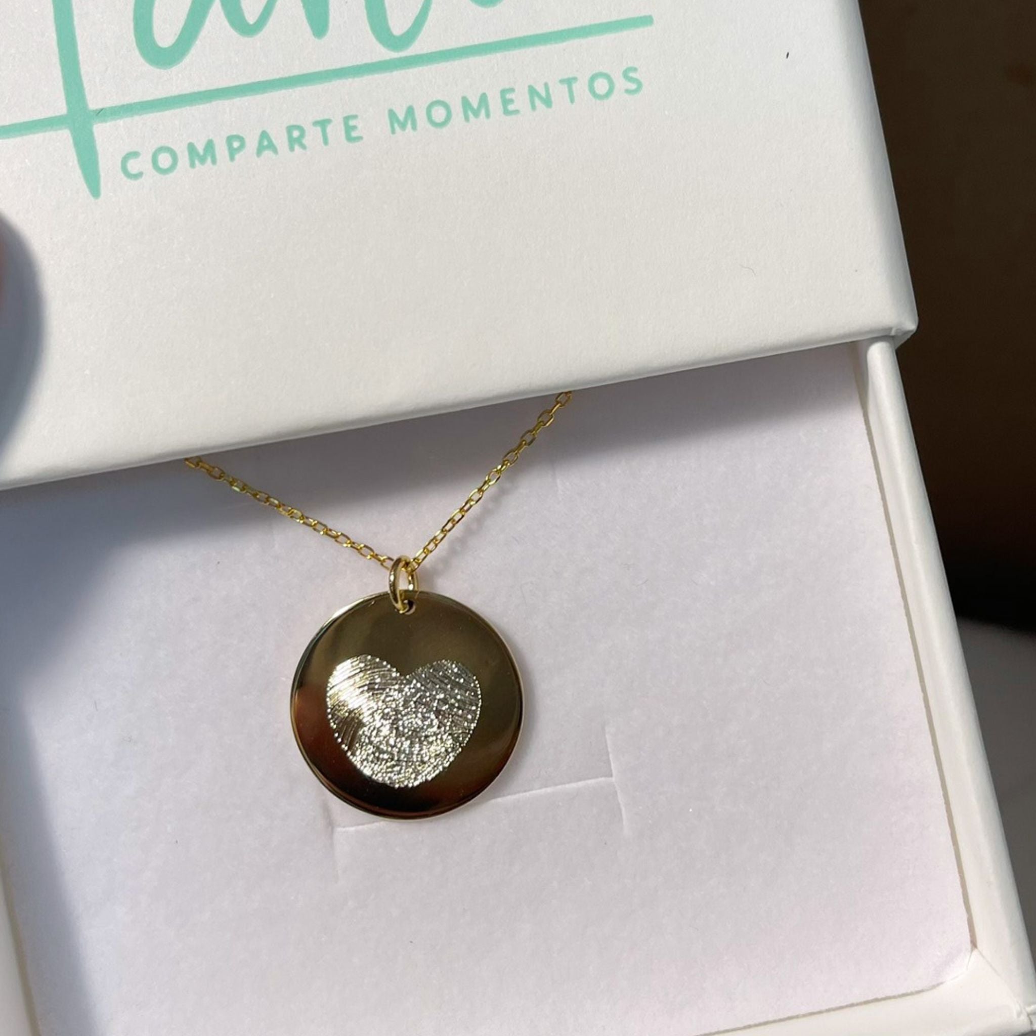 Collar personalizado corazón con dos huellas dactilares y nombres detrás (plata baño oro 18k)