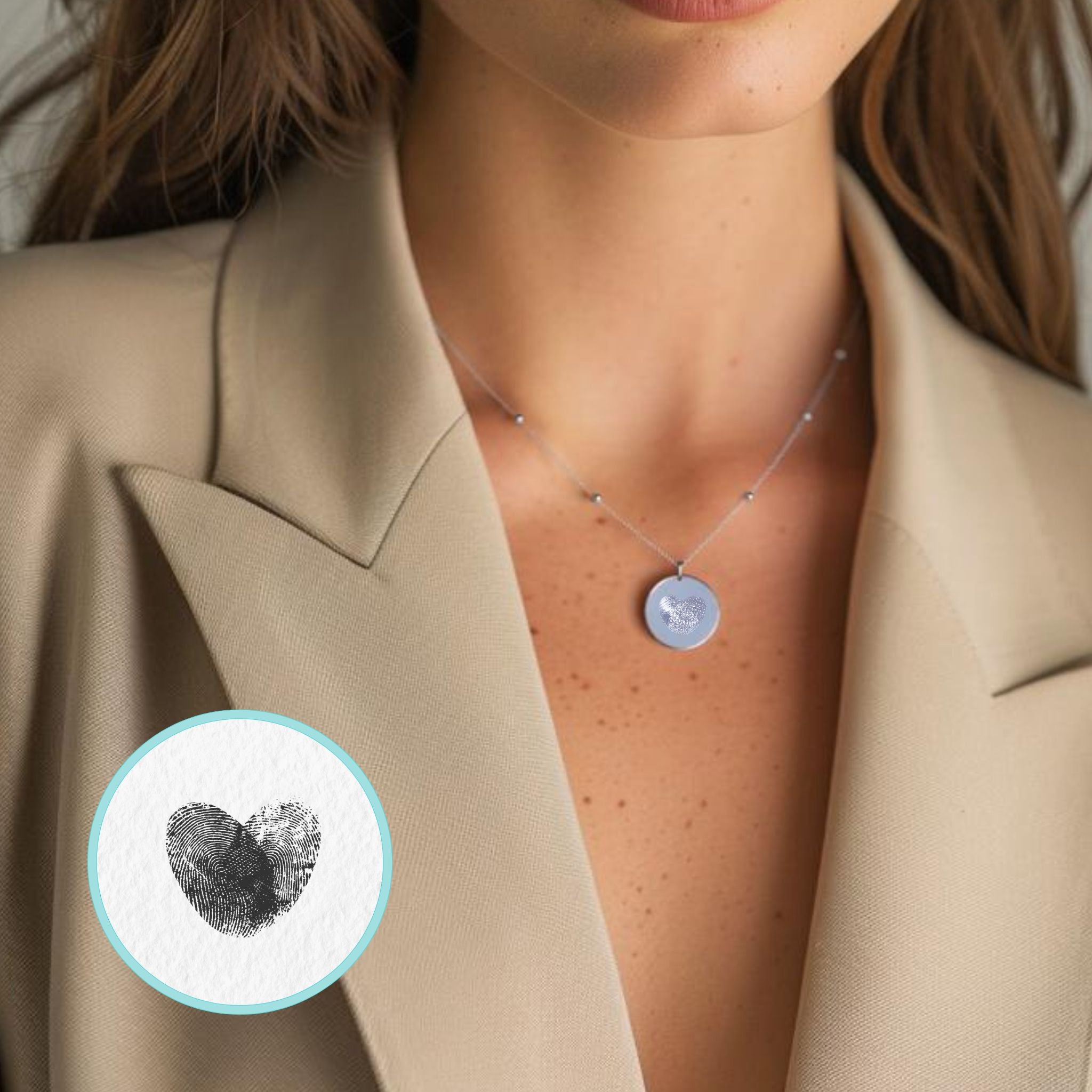 Collar personalizado corazón con dos huellas dactilares y nombres detrás (plata)