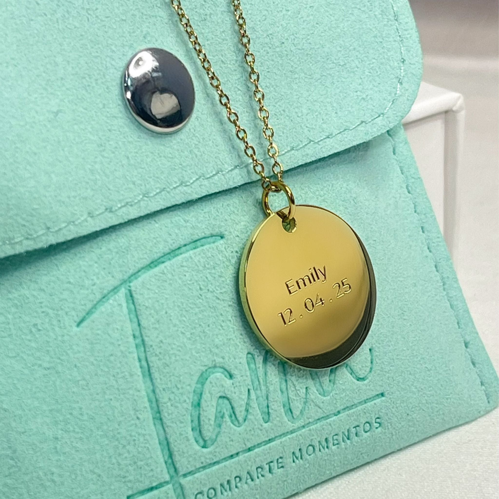Collar personalizado con dibujo y texto detrás (acero)
