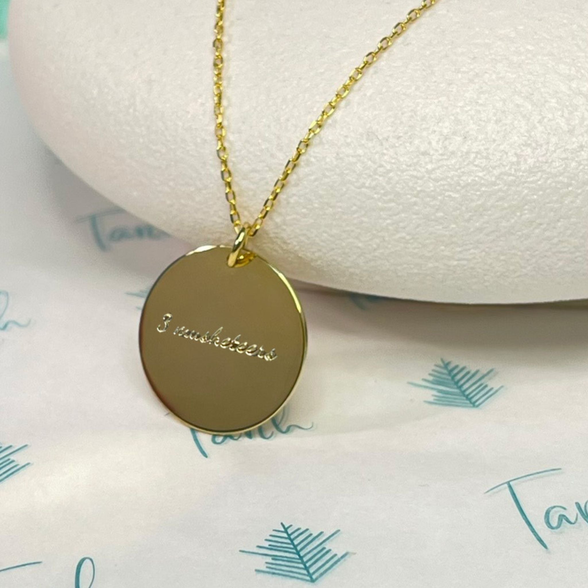 Collar personalizado con foto y texto detrás (plata baño oro 18k)