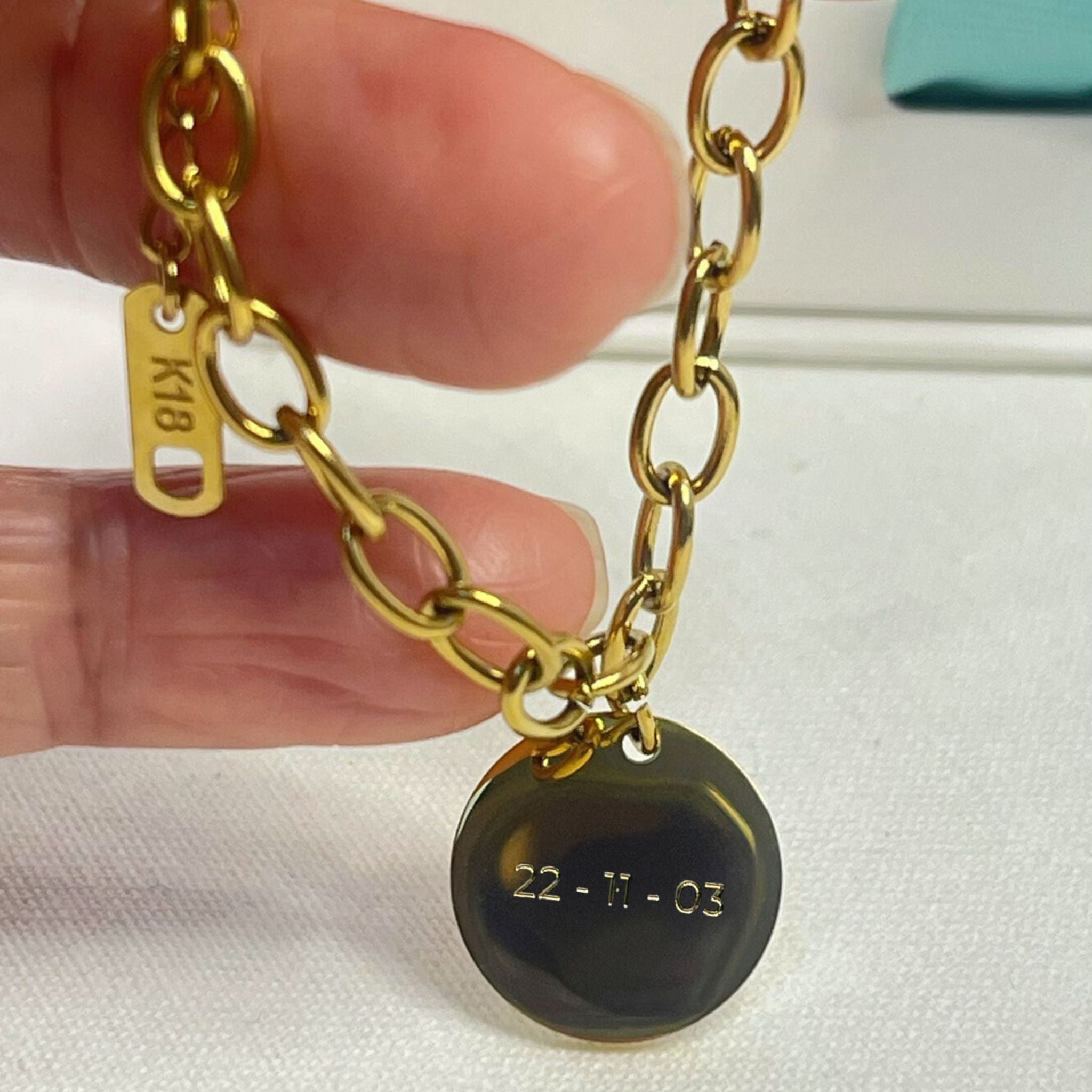 Pulsera personalizada con flor de nacimiento y fecha grabada (acero)