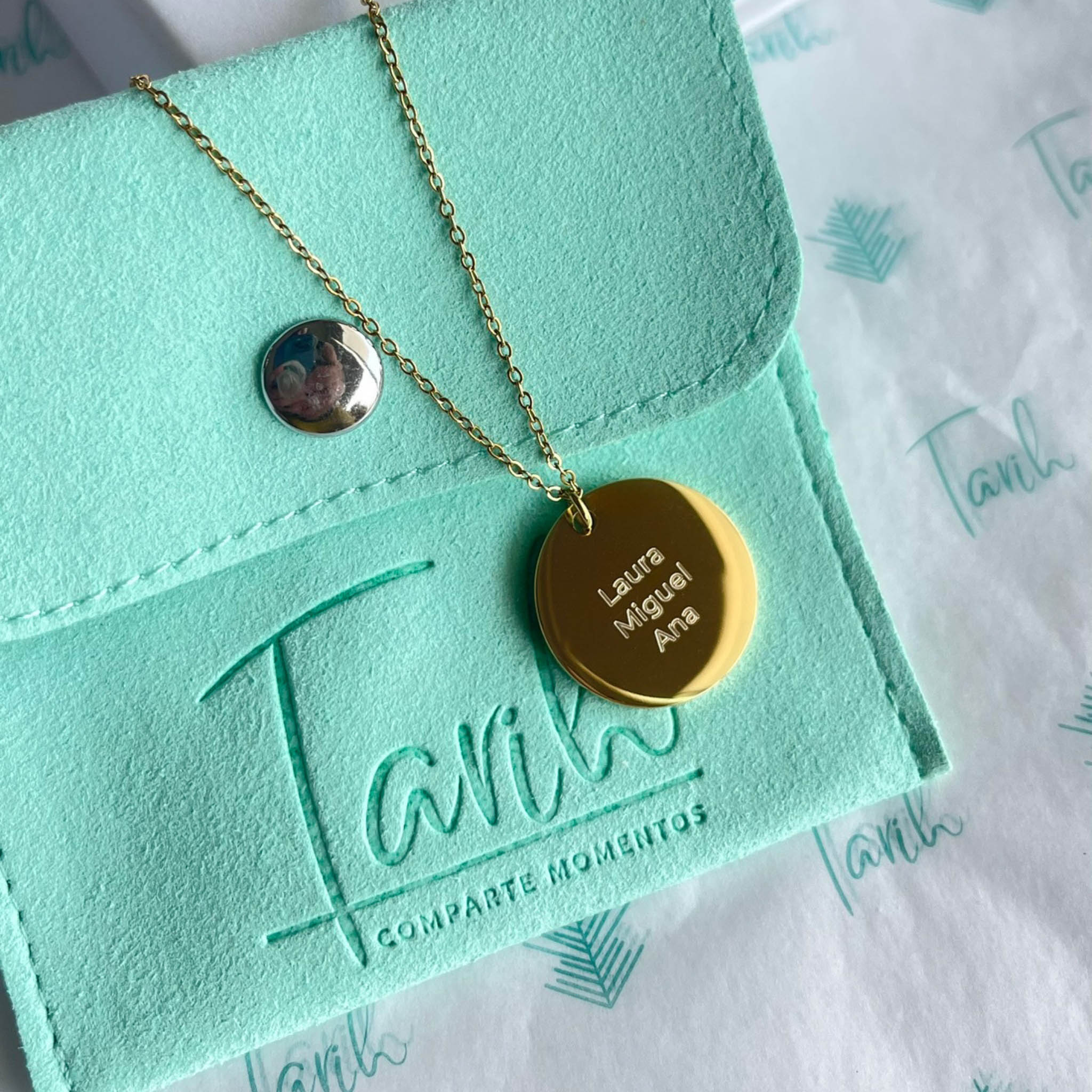 Collar personalizado corazón con tres huellas dactilares y nombres detrás (acero)