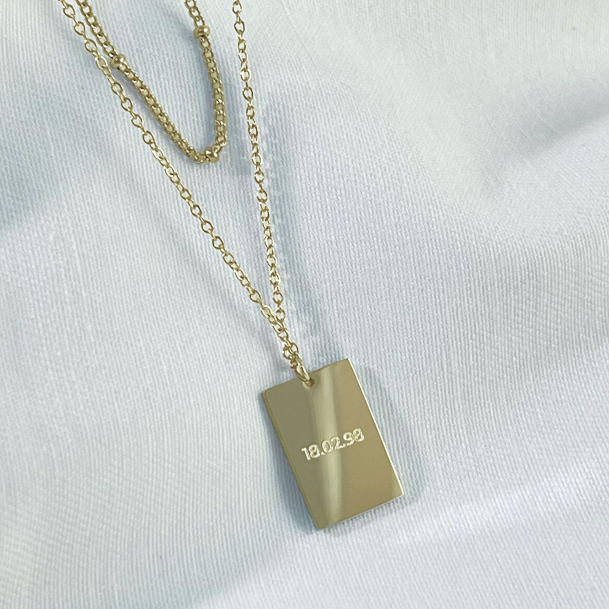 Collar personalizado rectangular con texto e ícono grabado (acero)