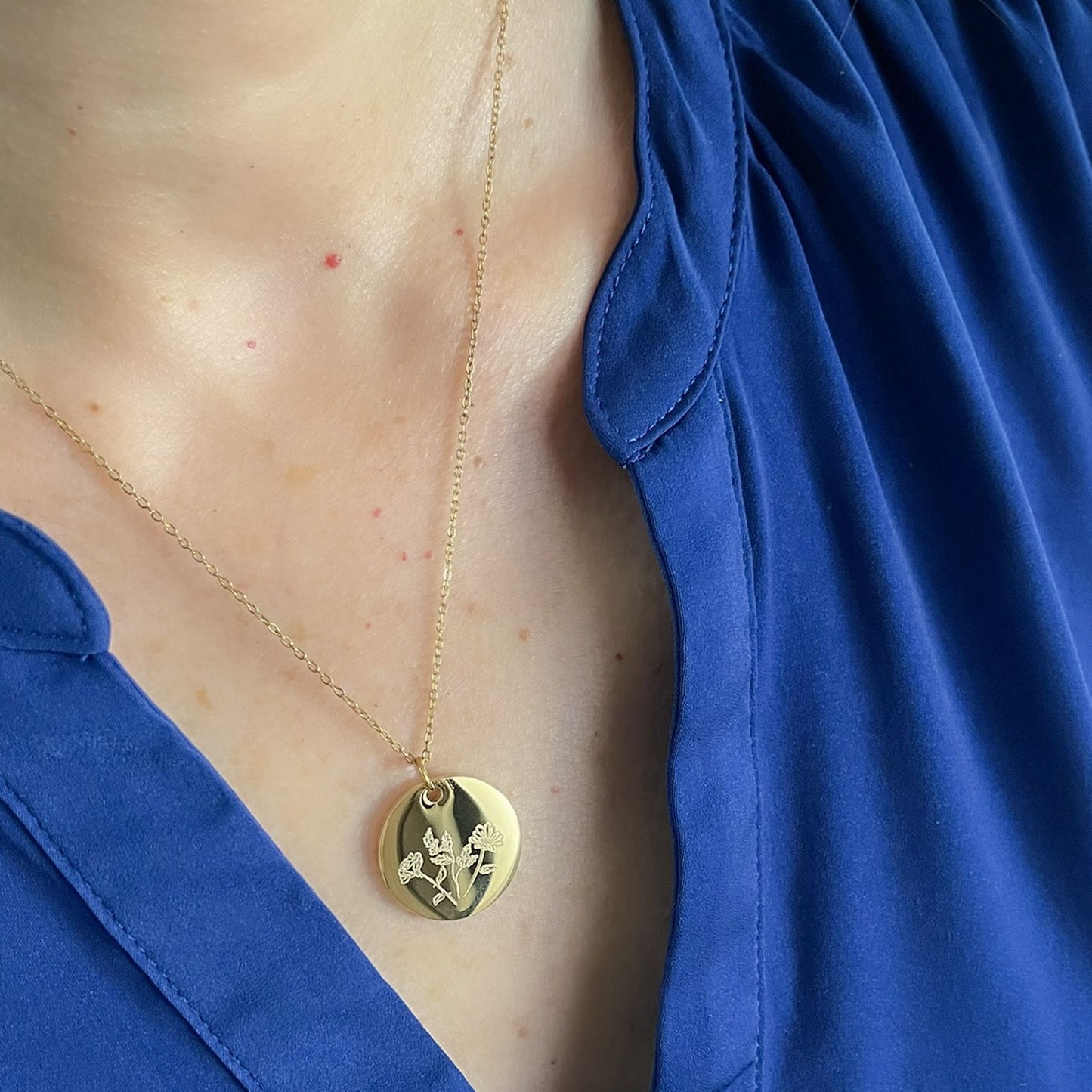Collar con Flores de Nacimiento + Fechas