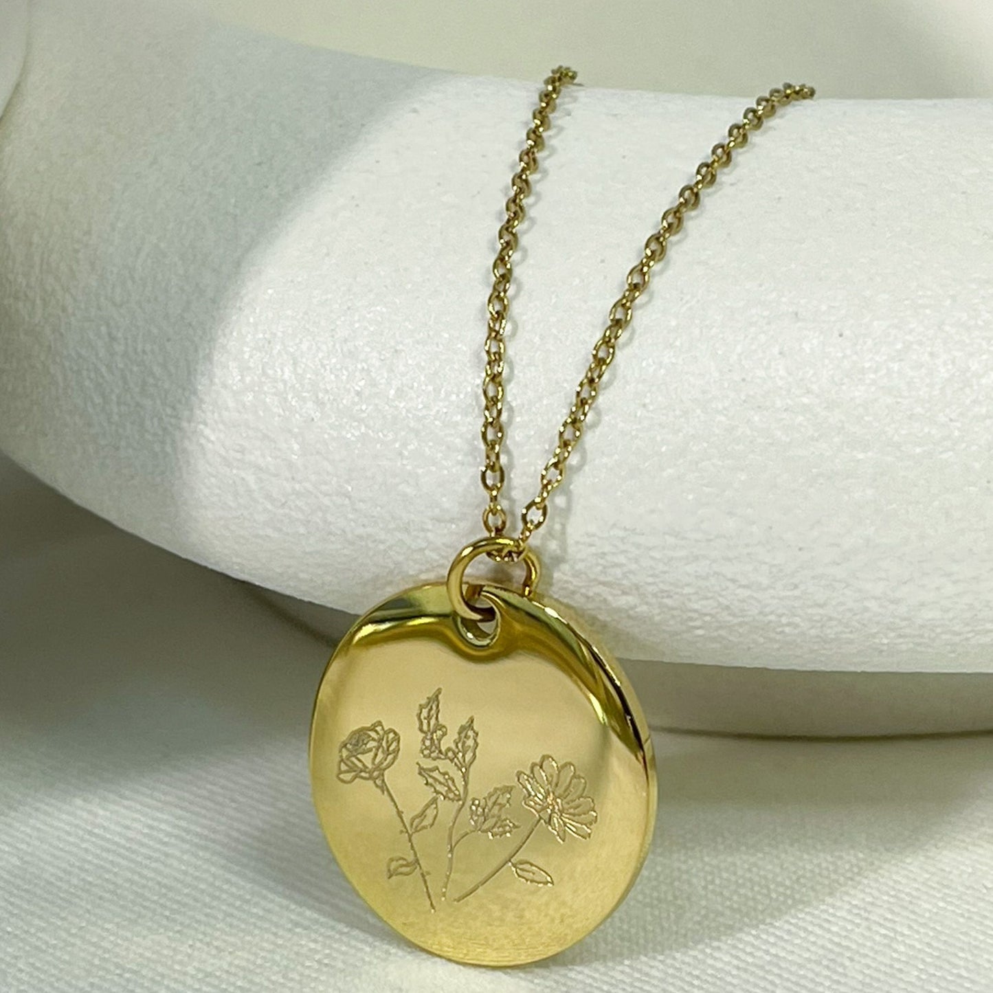 Collar con Flores de Nacimiento + Fechas