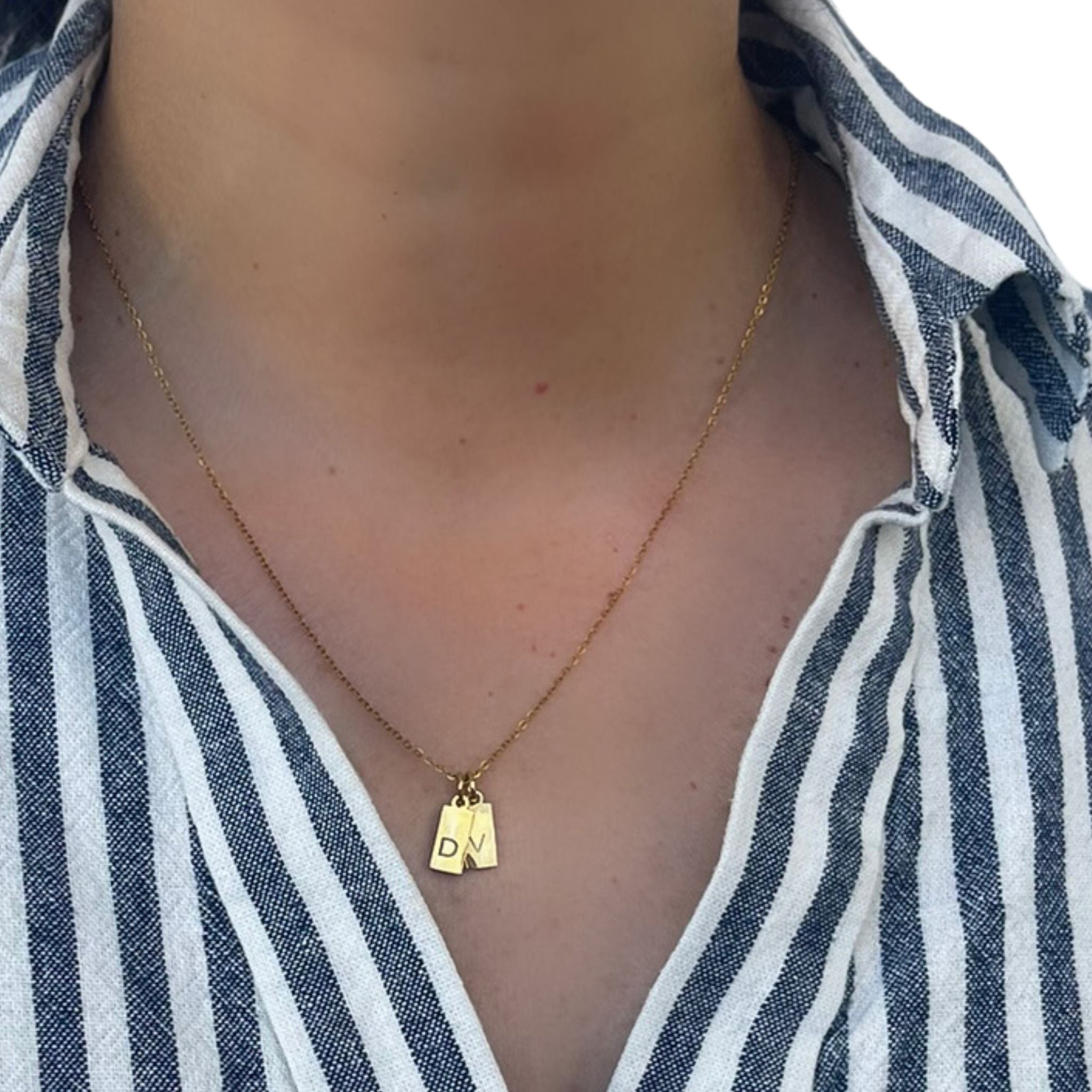 Collar personalizado con dos plaquitas e iniciales grabadas (acero)